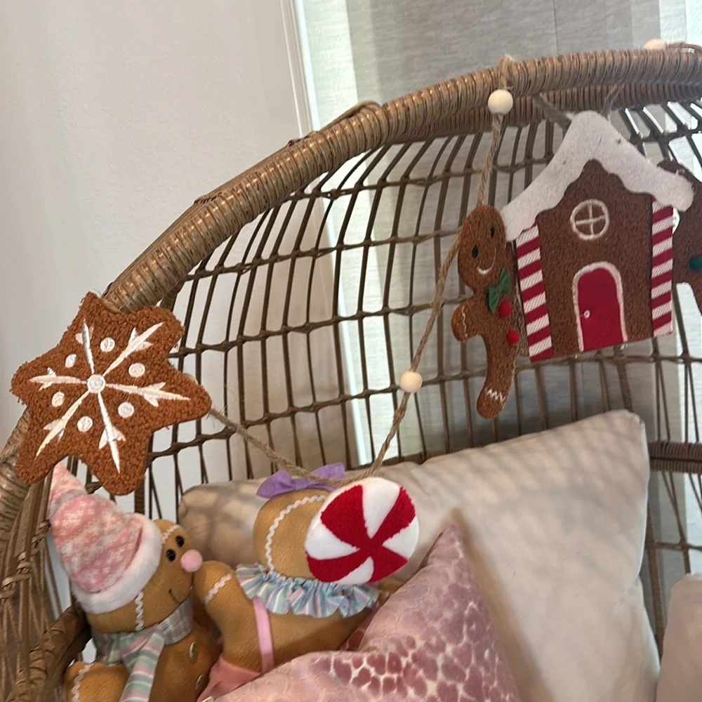 Christmas Holiday Gingerbread house boy girl peppermint garland 58” snowflake